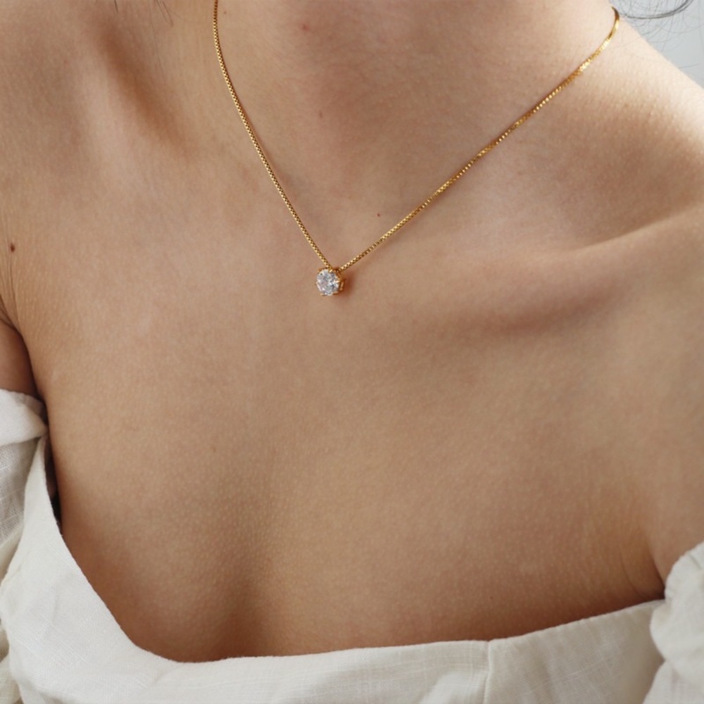 Single stone crystal gold necklace for women